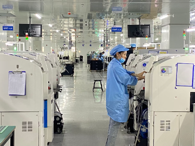 醫療體溫槍pcba主板_揚州smt(圖3) 操作貼片機.png